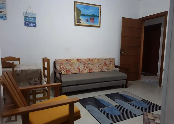 Ubatuba - Edifício Erica Apto 33 - 850 metros da Praia grande